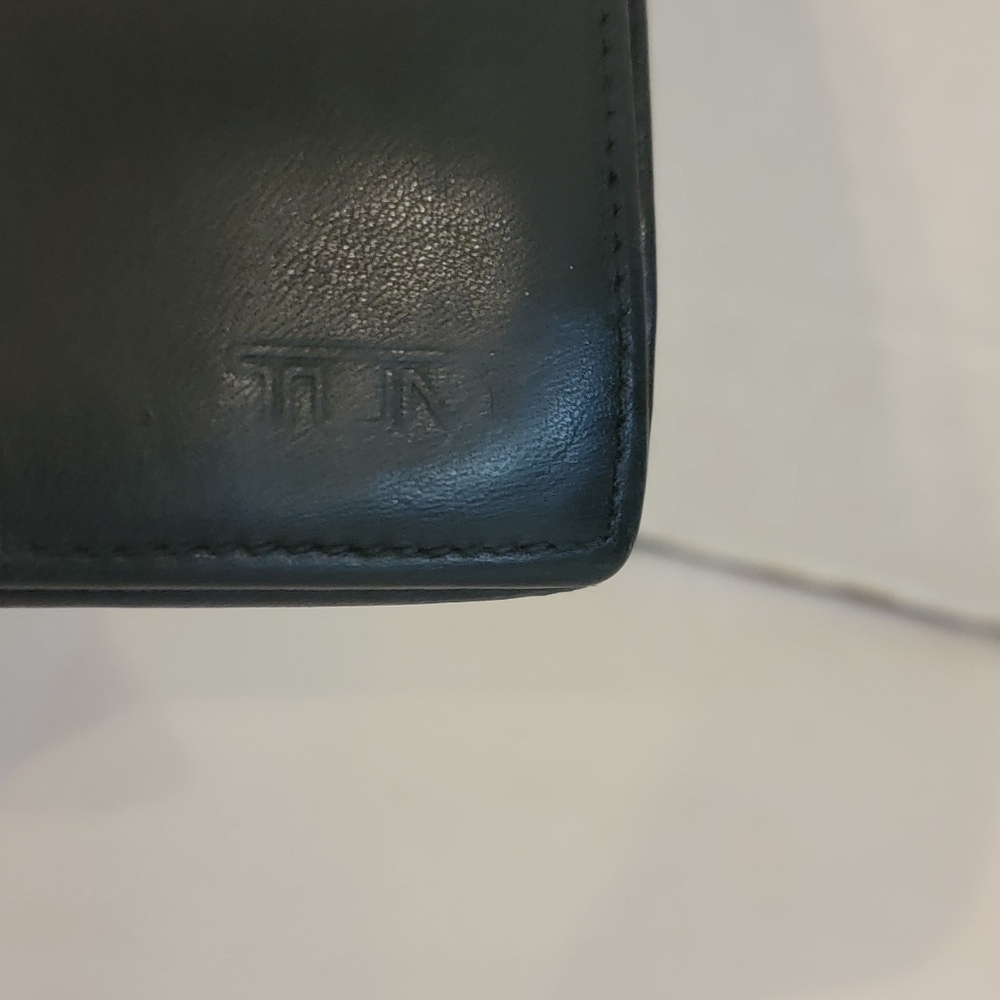 MEN'S TUMI BLACK LEATHER WALLET - Picture 2 of 3